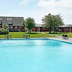 Aakirkeby Apartment *