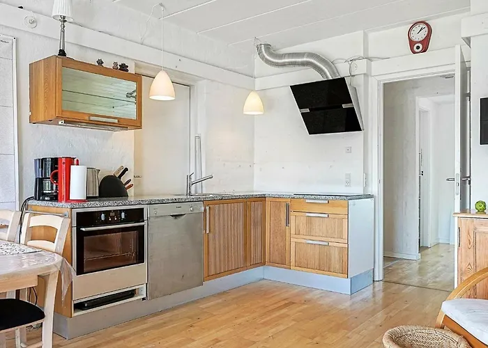 Aakirkeby Apartament *