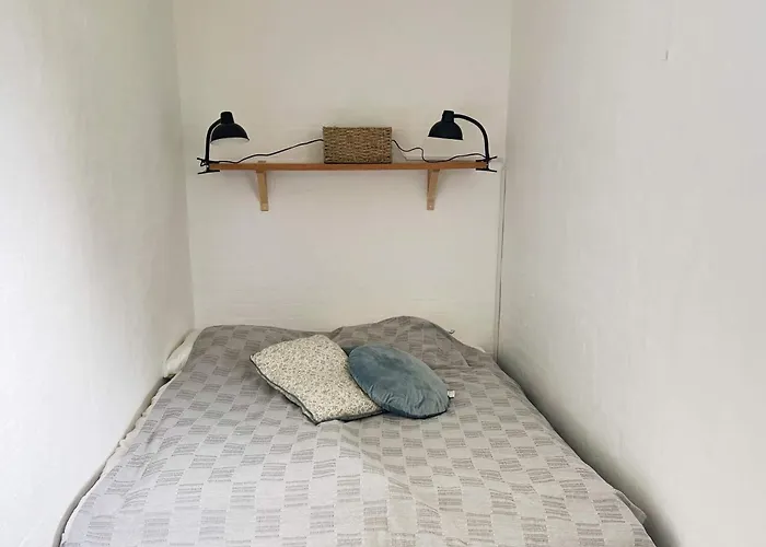 Aakirkeby Apartament *