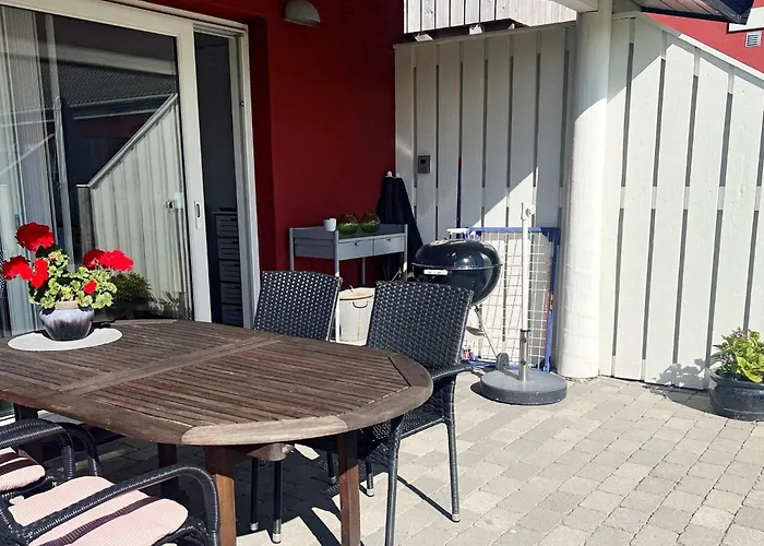 Aakirkeby Apartament *