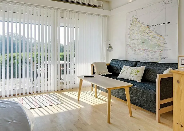 Aakirkeby Apartament *